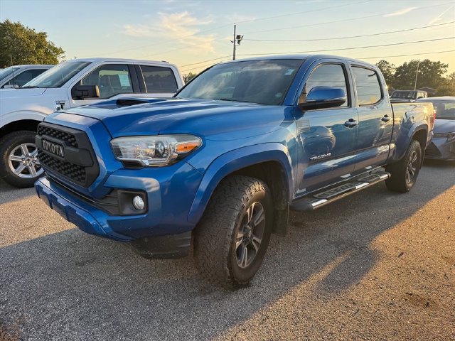 Used 2017 Toyota Tacoma TRD Sport w/ Tow Package AWD/4WD image 5