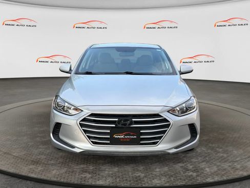 Used 2018 Hyundai Elantra SE FWD image 3