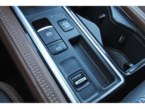 Used 2023 Nissan Pathfinder Platinum w/ Cargo Package image 33