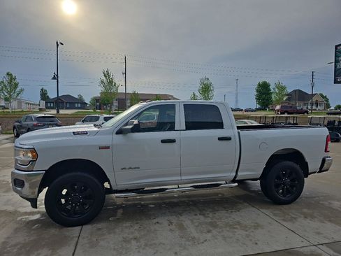 Used 2022 RAM 3500 Tradesman w/ Chrome Appearance Group AWD/4WD image 4