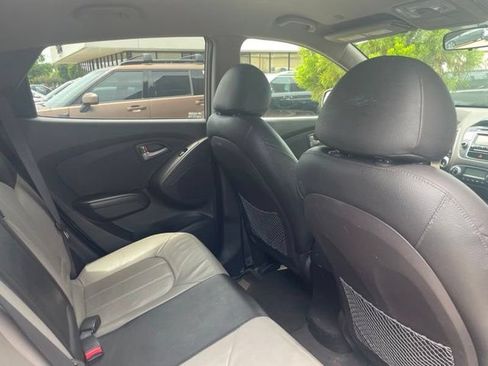 Used 2010 Hyundai Tucson Limited AWD/4WD image 15