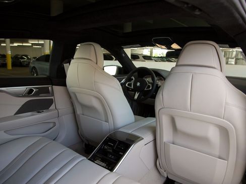 Used 2025 BMW 840i w/ M Sport Professional Package image 29