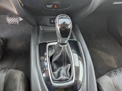 Used 2019 Nissan Rogue S FWD image 13