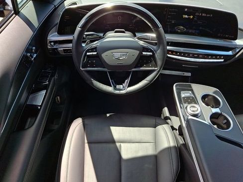 Certified 2024 Cadillac Lyriq Luxury AWD/4WD image 10