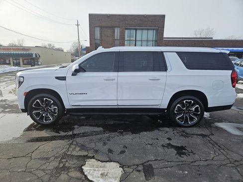 Certified 2023 GMC Yukon XL SLT image 4