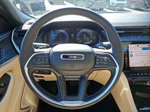 New 2026 Jeep Grand Cherokee Limited w/ Luxury Tech Group II image 8