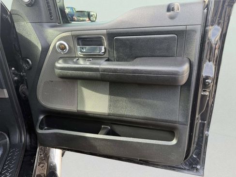 Used 2006 Ford F150 XLT image 14