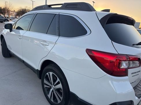 Used 2019 Subaru Outback 2.5i Limited image 4