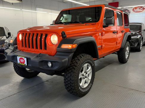 Used 2018 Jeep Wrangler Unlimited Sport S AWD/4WD image 2