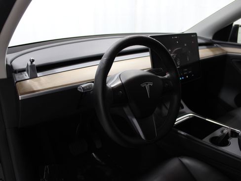 Used 2023 Tesla Model Y Long Range AWD/4WD image 12