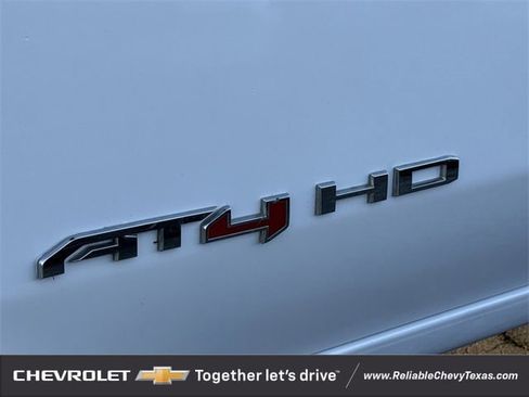 Used 2022 GMC Sierra 2500 AT4 image 11