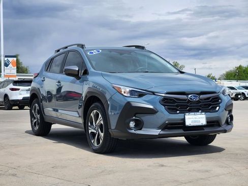 Used 2025 Subaru Crosstrek 2.0i Premium AWD/4WD image 3