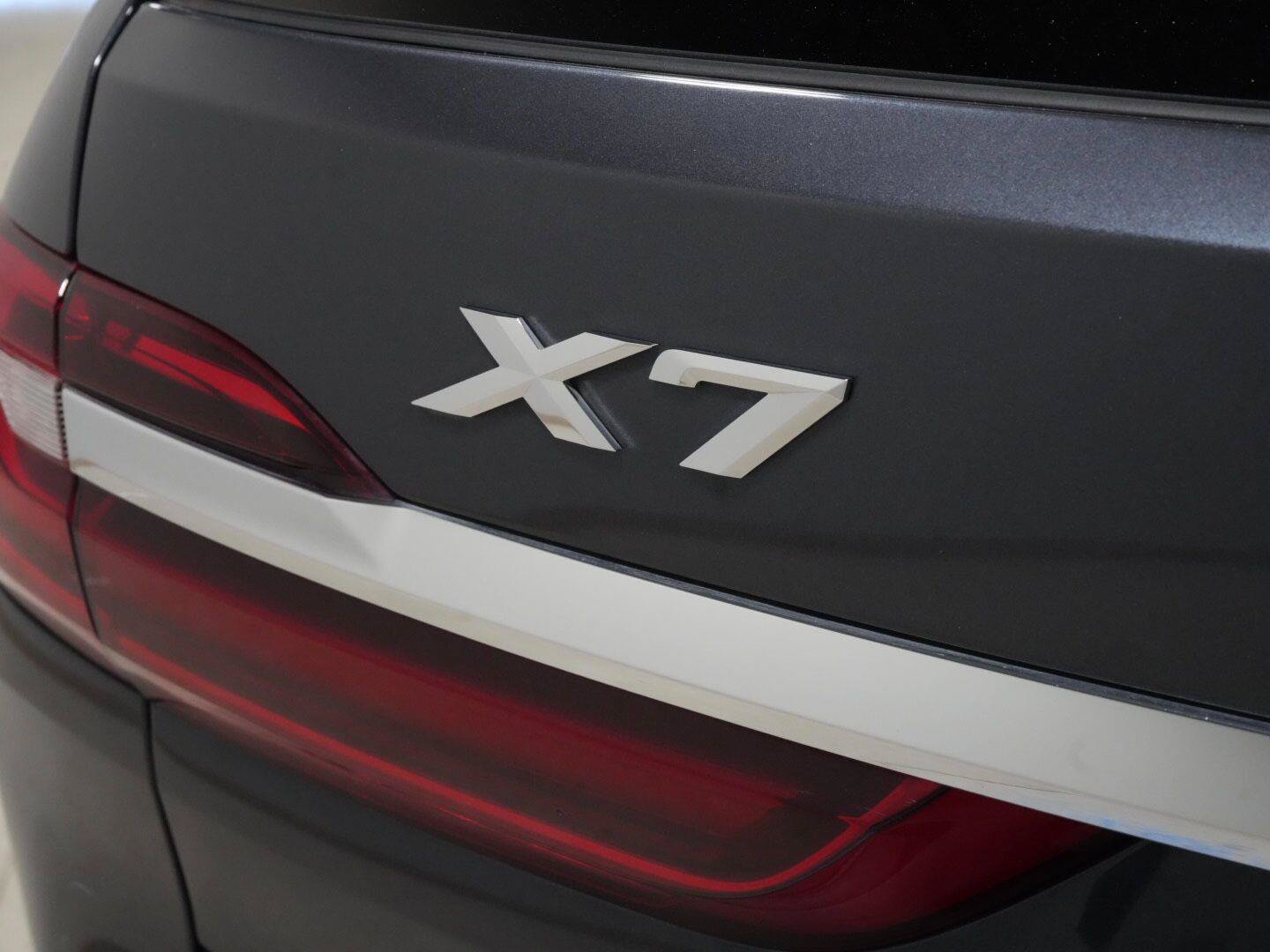 Used 2020 BMW X7 xDrive40i w/ Premium Package AWD/4WD image 26