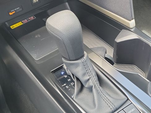 Used 2025 Toyota Camry LE FWD image 25