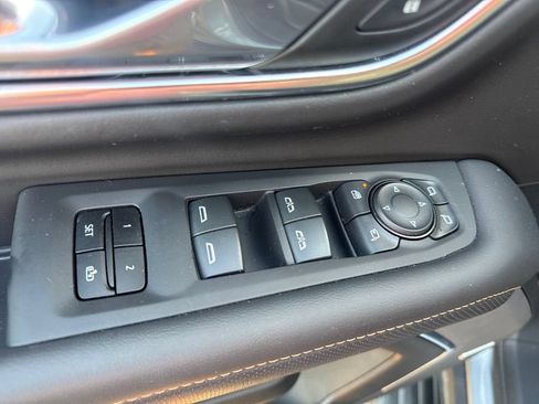 Used 2024 GMC Yukon AT4 w/ Technology Package AWD/4WD image 21