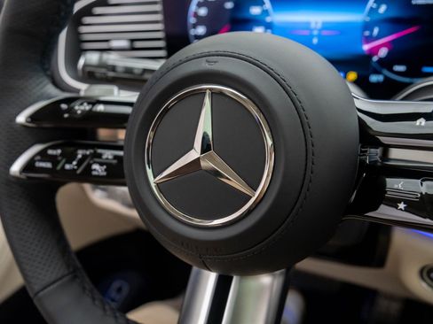 New 2026 Mercedes-Benz GLS 450 4MATIC image 31