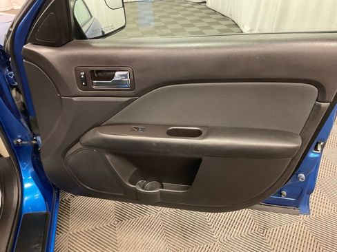 Used 2011 Ford Fusion SE image 24
