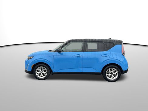Used 2024 Kia Soul S image 2