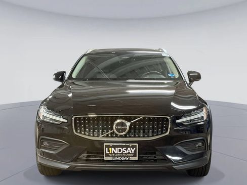 Used 2024 Volvo V60 B5 Cross Country Plus AWD/4WD image 8