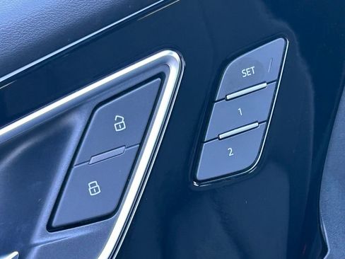 Used 2023 Audi Q4 e-tron Premium Plus w/ Premium Plus image 65