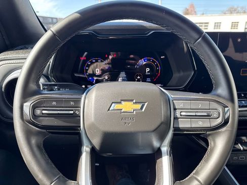 Used 2025 Chevrolet Colorado LT image 12