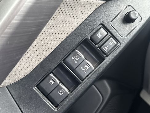 Used 2017 Subaru Forester 2.5i Limited image 21