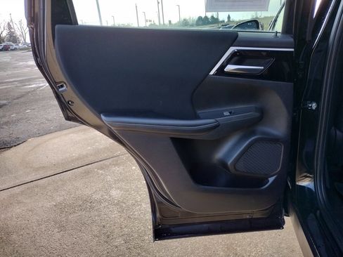 Used 2022 Mitsubishi Outlander ES image 11