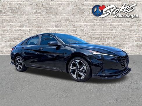 Used 2023 Hyundai Elantra SEL w/ Convenience Package FWD image 2