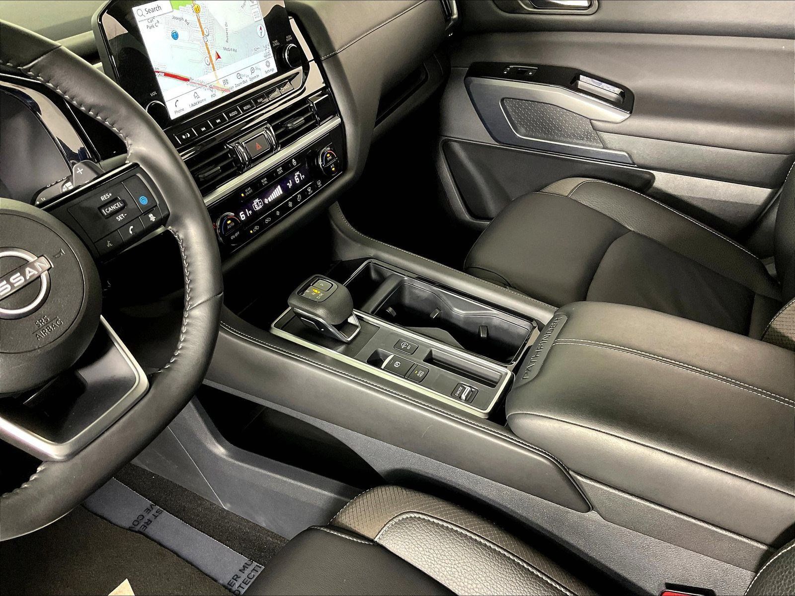 Certified 2025 Nissan Pathfinder SL FWD image 18
