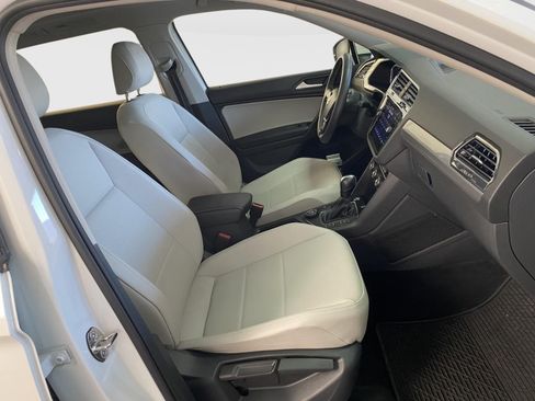 Used 2021 Volkswagen Tiguan SEL w/ 3rd Row Seat Package AWD/4WD image 9