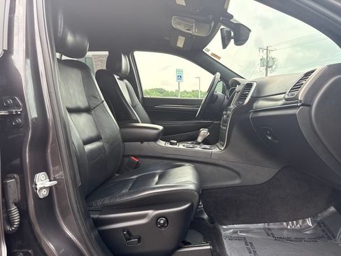 Used 2018 Jeep Grand Cherokee Limited AWD/4WD image 14
