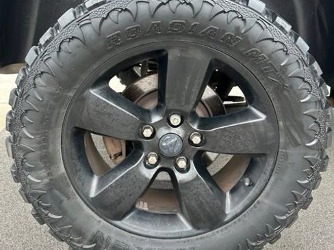 Used 2017 RAM 1500 Express w/ Black Ram 1500 Express Group AWD/4WD image 33