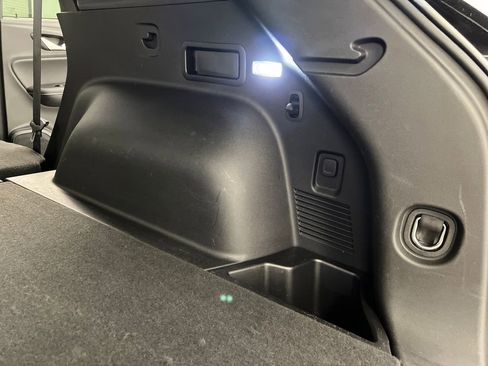 Used 2025 Chevrolet Blazer LT image 32