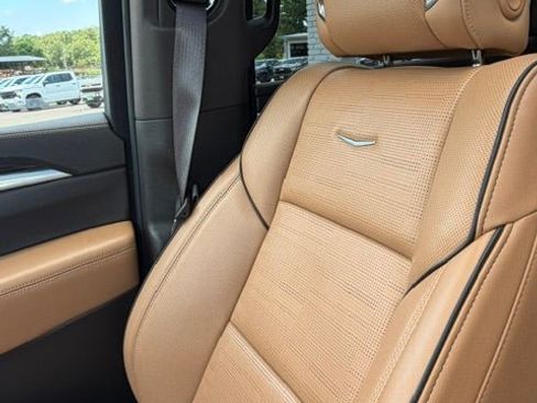 Used 2025 Cadillac Escalade Premium Luxury w/ Touring Package AWD/4WD image 15