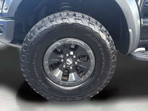 Used 2018 Ford F150 Raptor w/ Equipment Group 802A Luxury AWD/4WD image 16