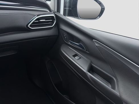 Used 2022 Chevrolet Bolt LT image 26