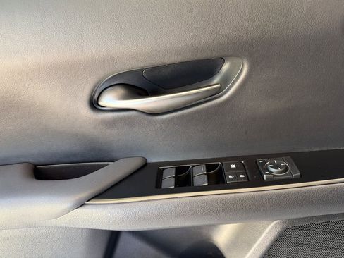 Used 2024 Lexus UX 250h F Sport FWD image 12