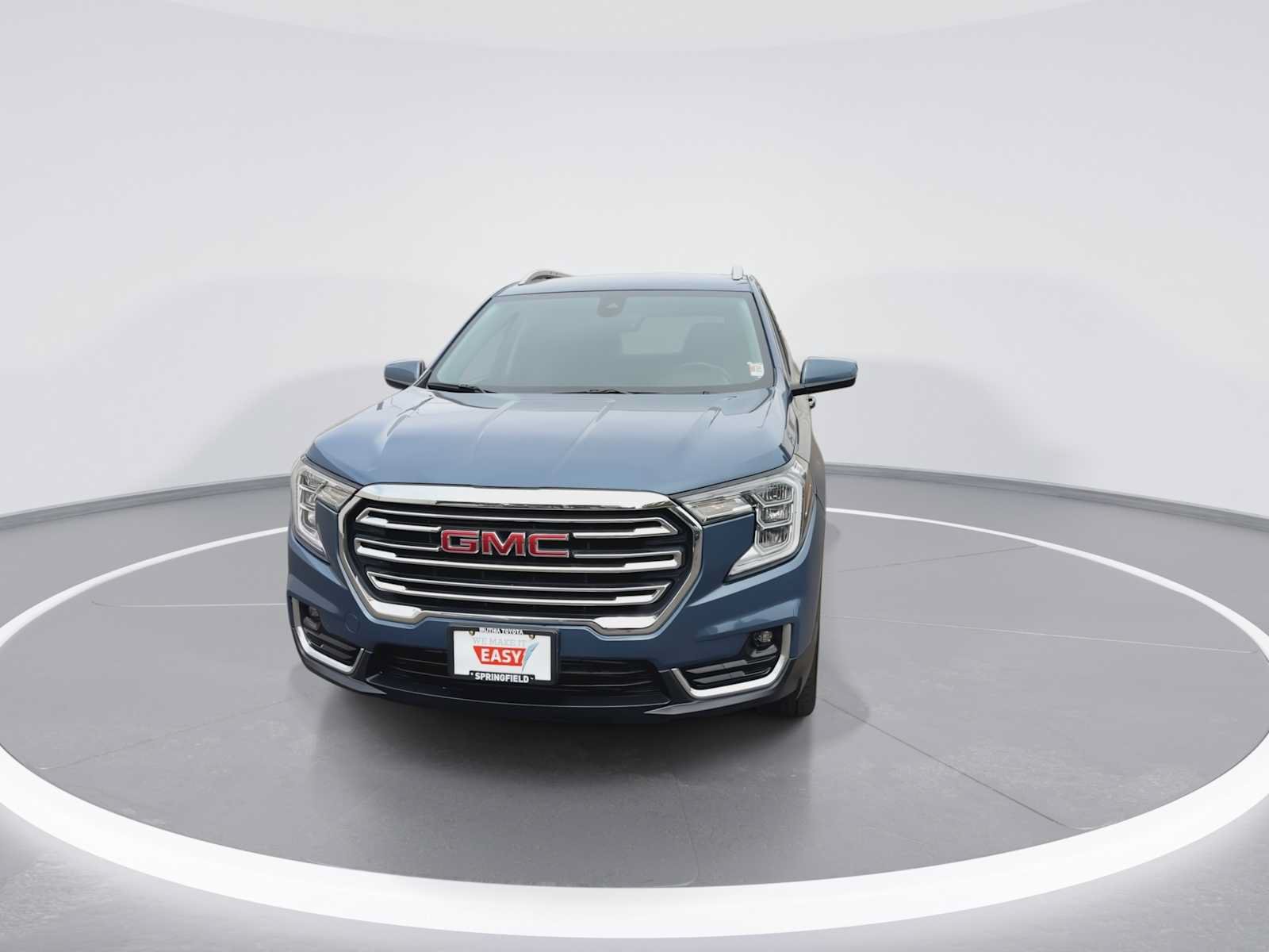 Used 2024 GMC Terrain SLT AWD/4WD image 3