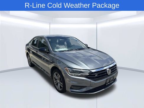 Used 2019 Volkswagen Jetta R-Line w/ R-Line Cold Weather Package FWD image 3