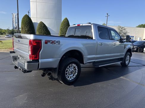 Used 2022 Ford F250 XLT w/ XLT Premium Package AWD/4WD image 4