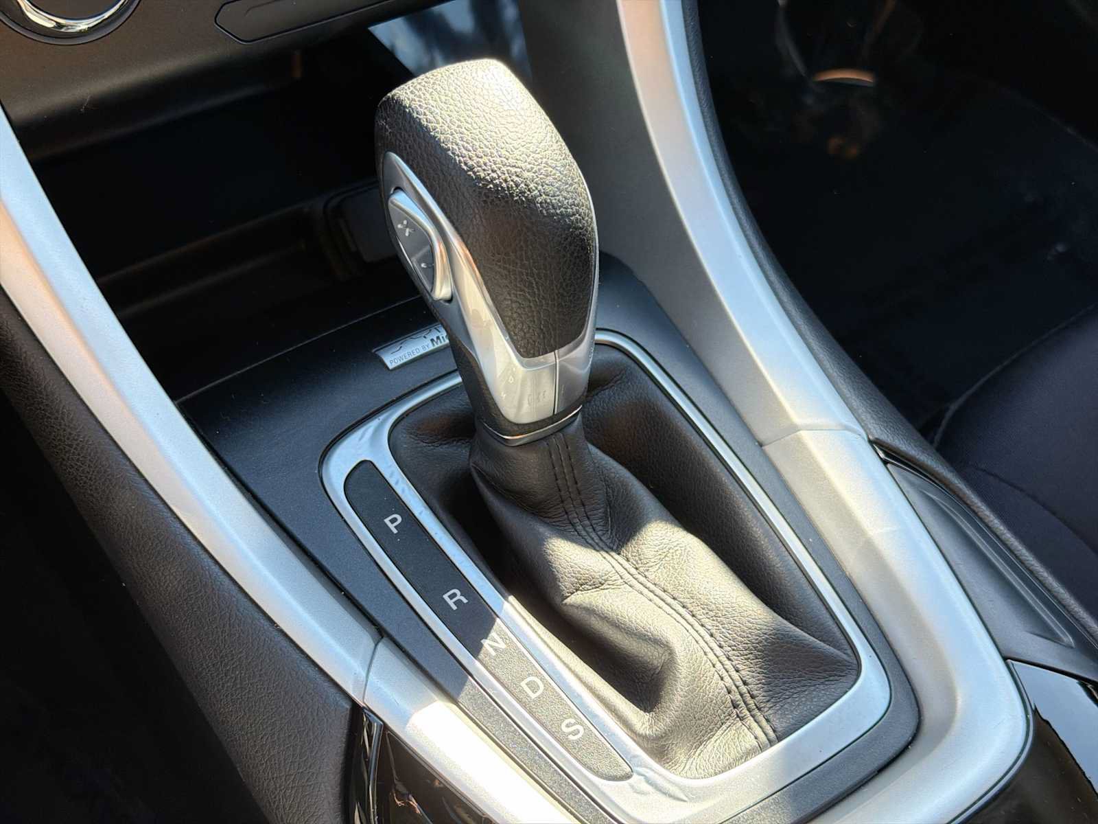 Used 2015 Ford Fusion SE FWD image 24