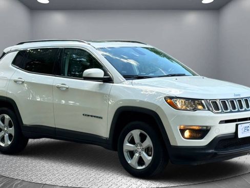 Used 2021 Jeep Compass Latitude w/ Sun and Sound Group AWD/4WD image 4