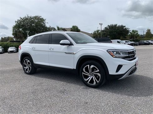 Used 2020 Volkswagen Atlas Cross Sport SEL Premium image 2