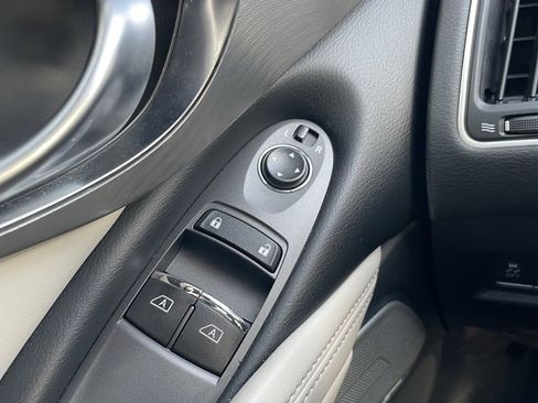 Used 2017 INFINITI Q60 w/ Premium Plus Package 3.0T image 16