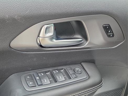 New 2026 Chrysler Pacifica Select w/ S Appearance Package FWD image 14