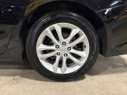 Used 2018 Chevrolet Malibu LT image 10