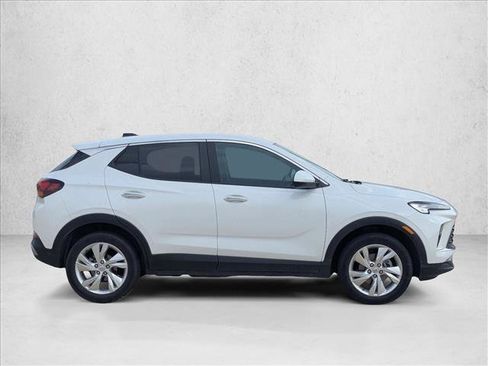 Used 2025 Buick Encore GX Preferred AWD/4WD image 4