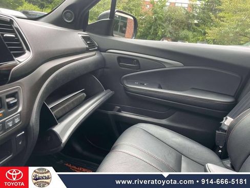 Used 2022 Honda Pilot TrailSport image 36