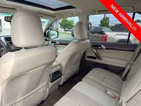 Used 2015 Lexus GX 460 w/ Premium Package AWD/4WD image 8