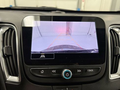 Used 2024 Chevrolet Malibu LT image 16